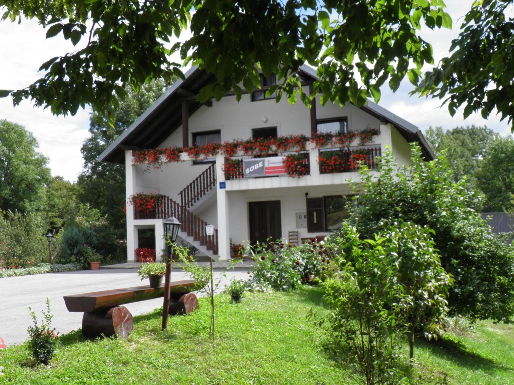House Janja Plitvice Hotel Seliste Dreznicko Exterior photo